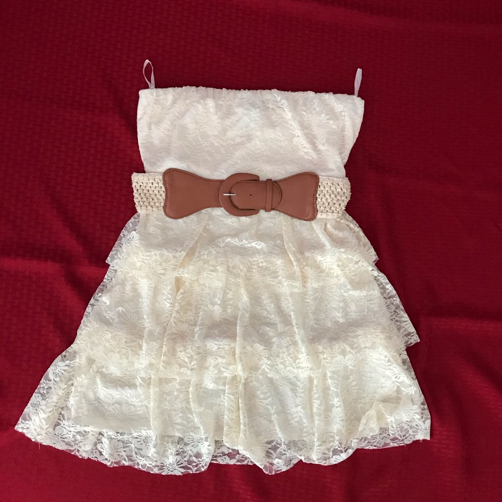 New Sleeveless Lacey top